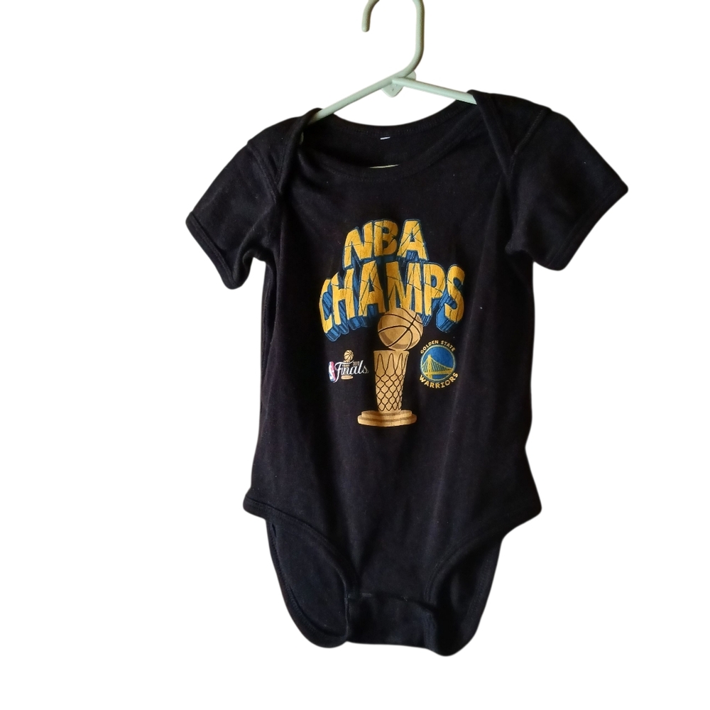 NBA Champs Golden State Warriors Unisex 24 months oniese Black and Yellow EUC